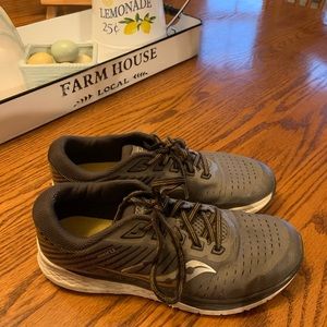 Saucony Cross Country Track running shoes boys